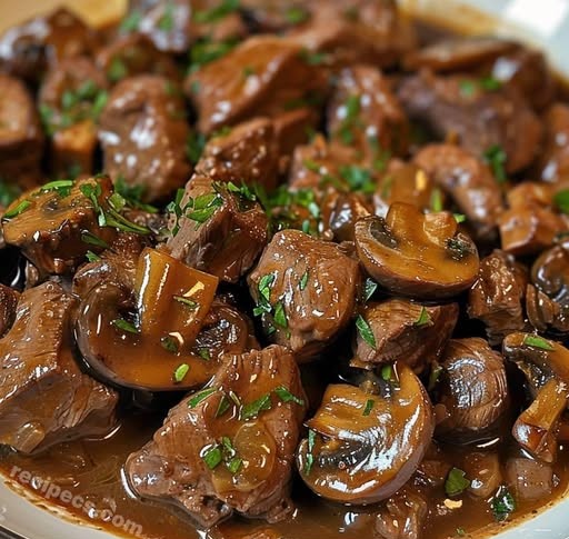 Bocconcini di manzo con salsa ai funghi che si sciolgono in bocca