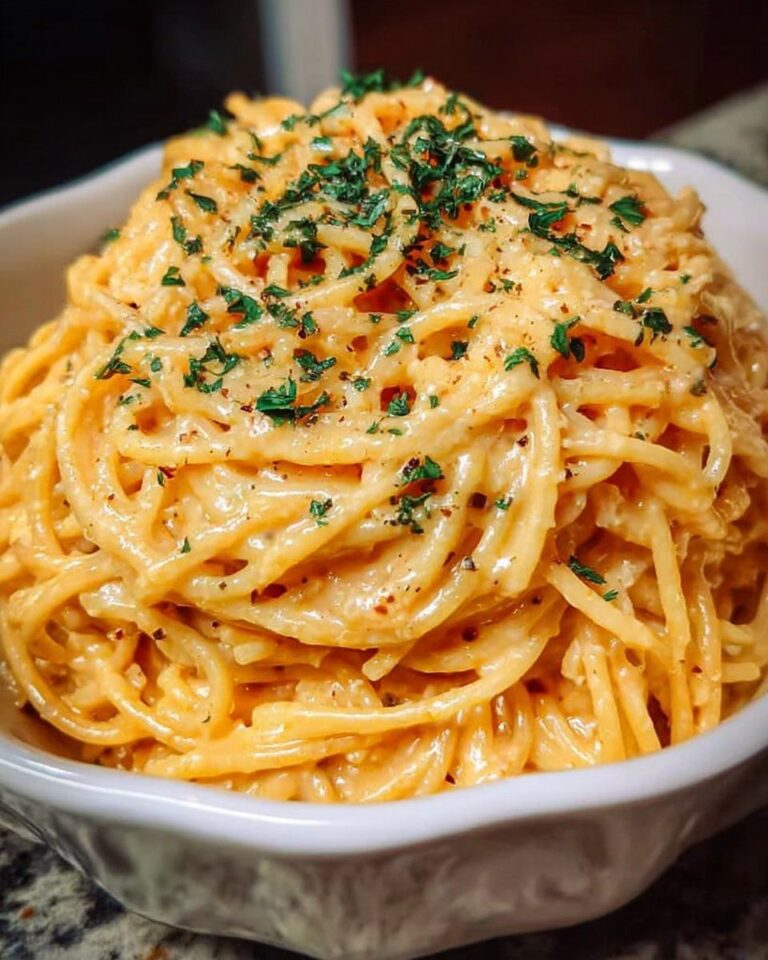Spaghetti al formaggio, aglio e parmigiano