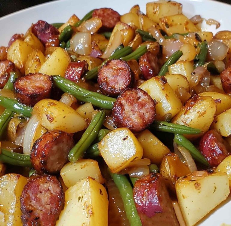 Wooah, lo mangerai sicuramente in 10 minuti, salsiccia in padella con fagioli e patate