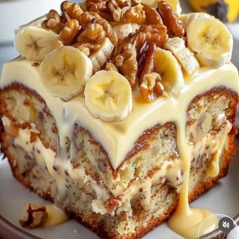 Deliziosa torta di banane e noci con vaniglia