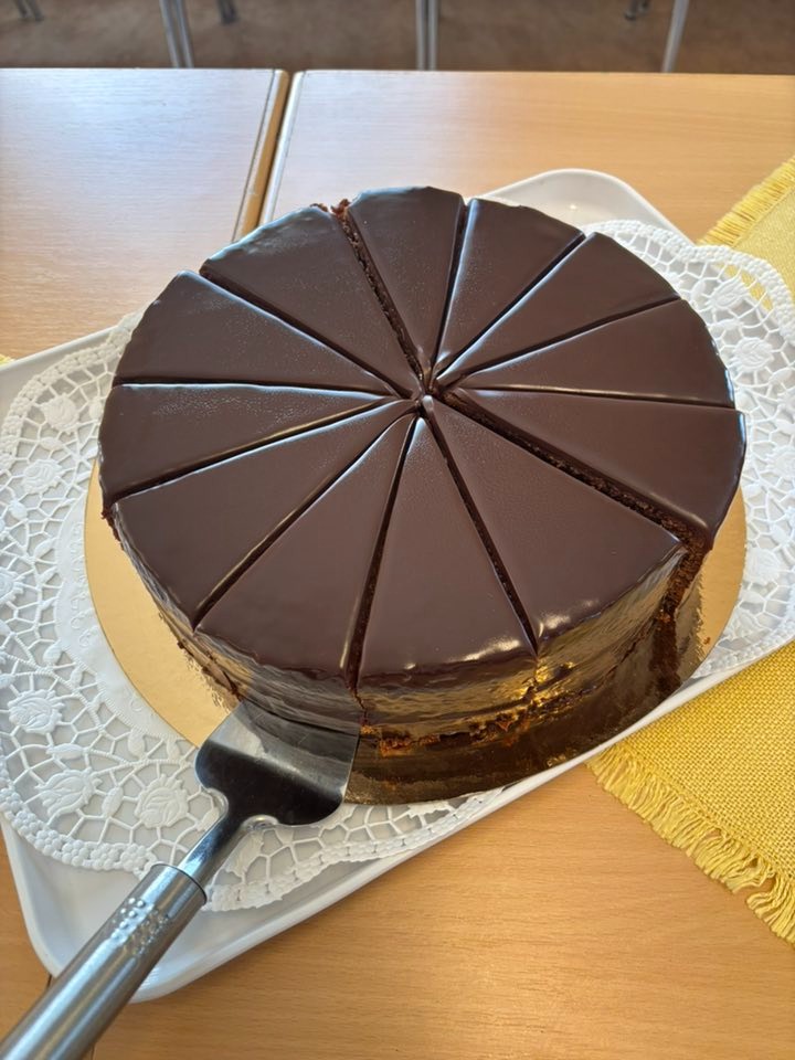 Torta al cioccolato in stile Sacher