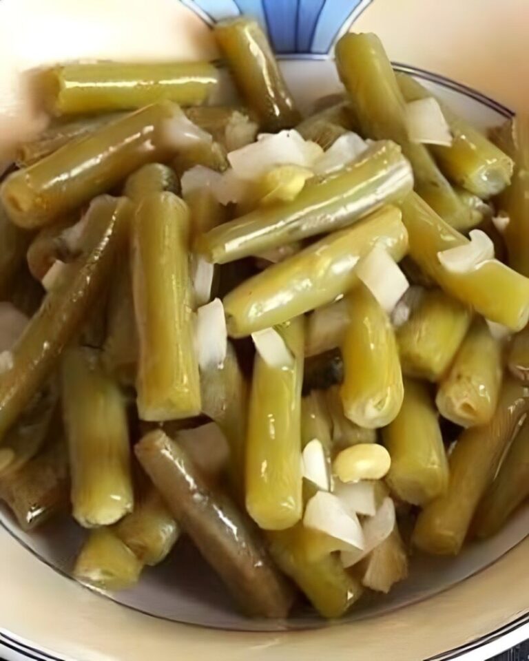 Ha un sapore delizioso, l'insalata di fagioli è un classico che funziona sempre