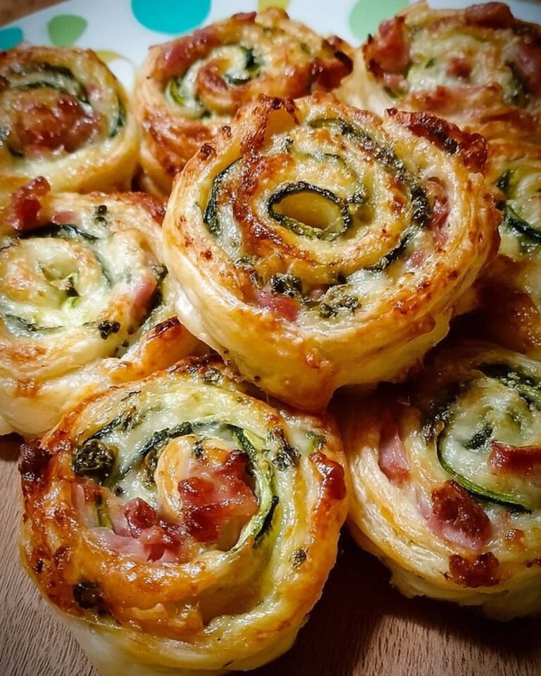 Girelle di pasta sfoglia con zucchine, cotto e galbanino