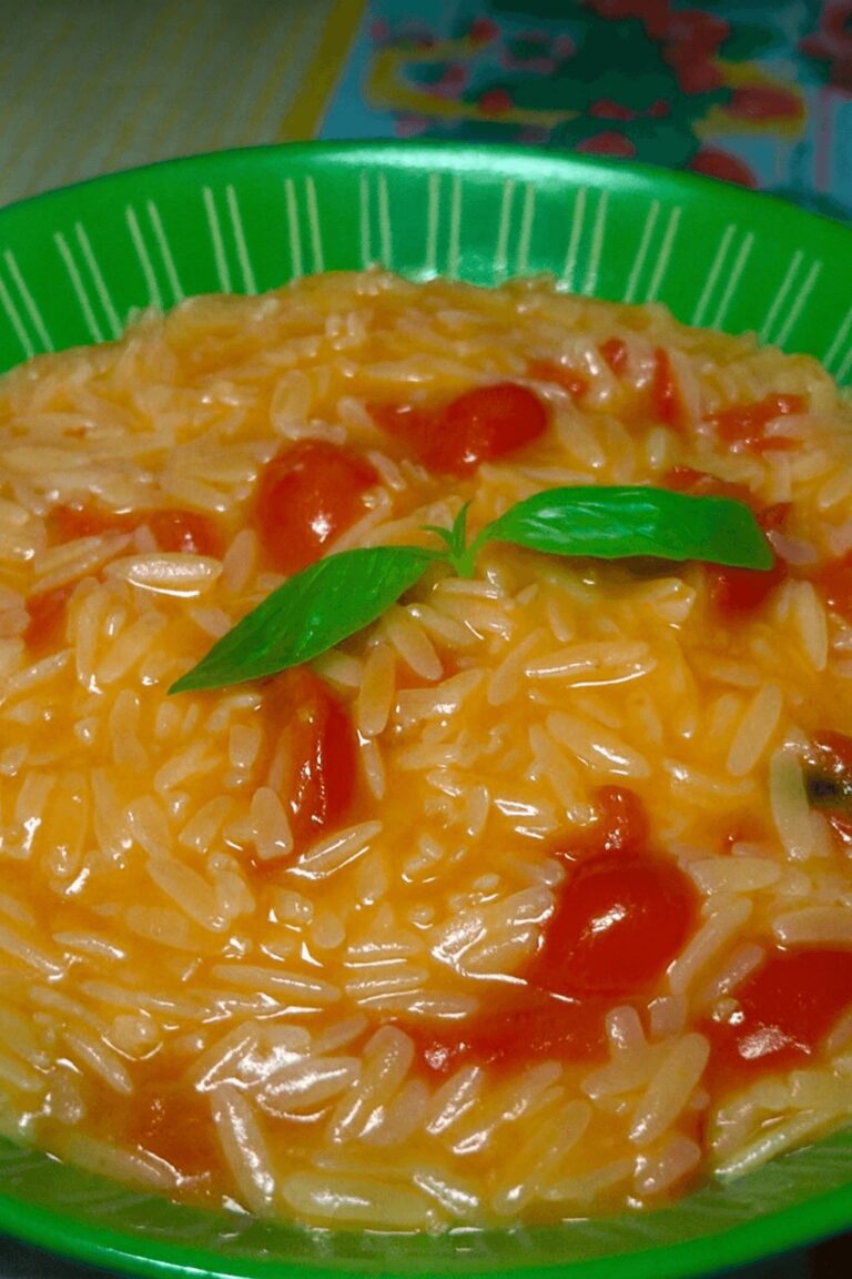 Con pochi pomodorini e un pugno di pasta preparo la Rosamarina più cremosa che sa di casa e di nonna: pronta in 20 minuti!