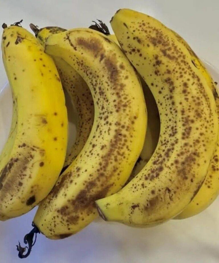 I medici rivelano che mangiare banane di notte porta a