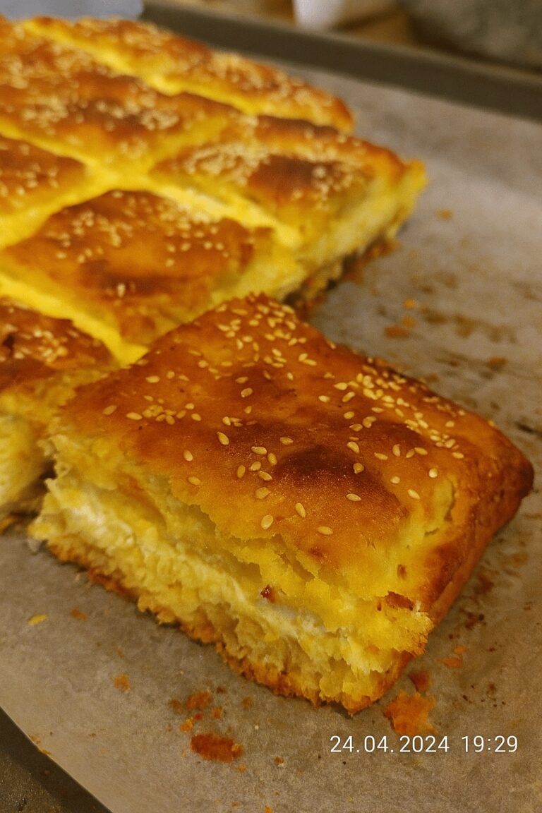 Non è rimasta una briciola: una torta ai 4 formaggi che preparerai ogni settimana! La ricetta nel primo commento.