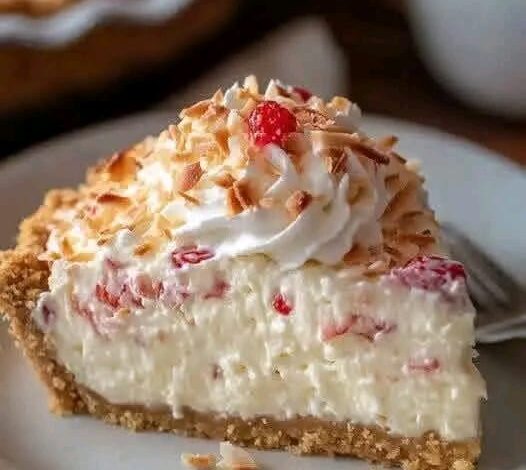 🍓 LA TORTA “NEVE DI SETA”: Il Dessert Light ai Frutti Rossi e Cocco che sfida la Glicemia! 🥥☁️